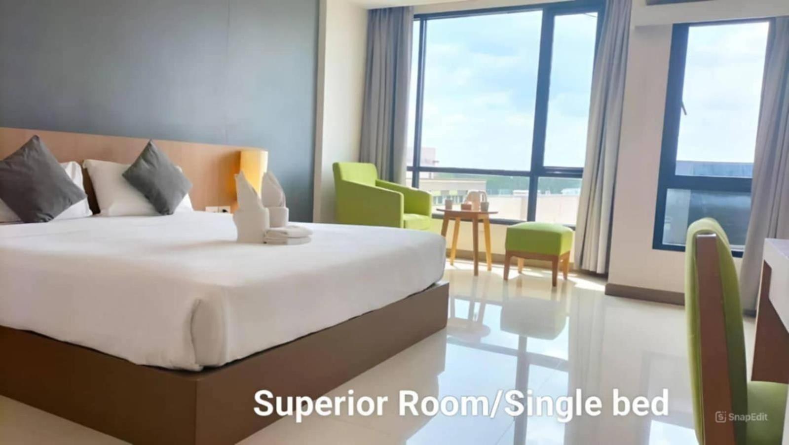 S Tara Grand Hotel Surat Thani Eksteriør billede