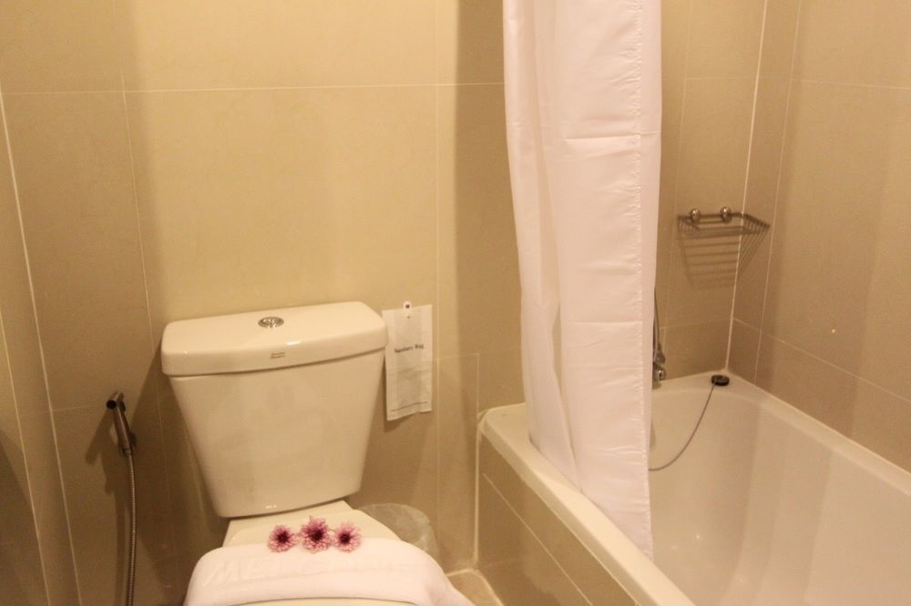S Tara Grand Hotel Surat Thani Eksteriør billede