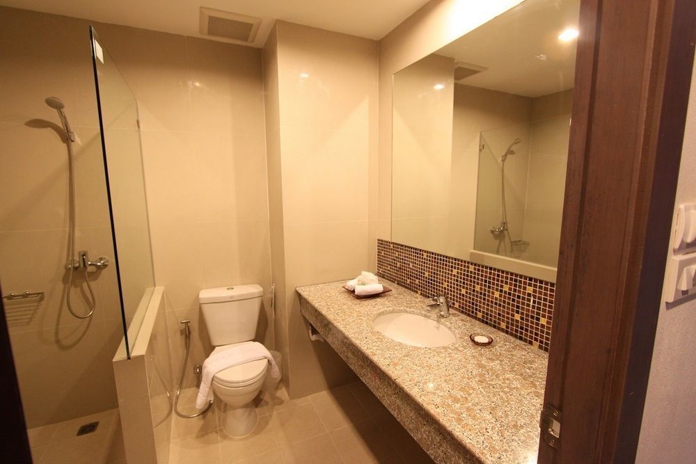 S Tara Grand Hotel Surat Thani Eksteriør billede