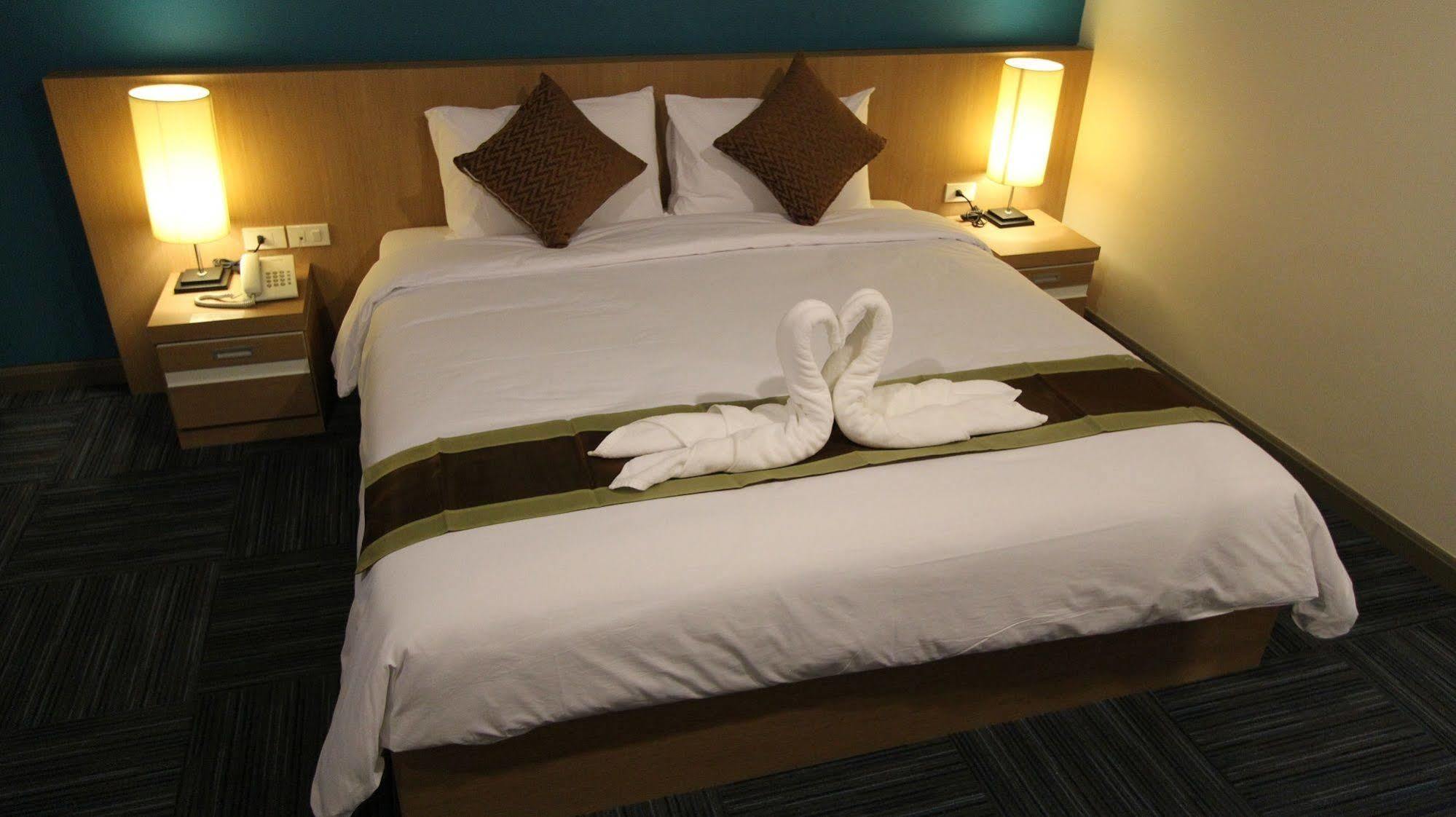 S Tara Grand Hotel Surat Thani Eksteriør billede